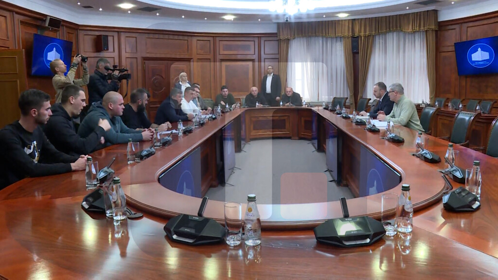 U Vladi Srbije počeo sastanak ministra Glamočića i proizvođača mleka