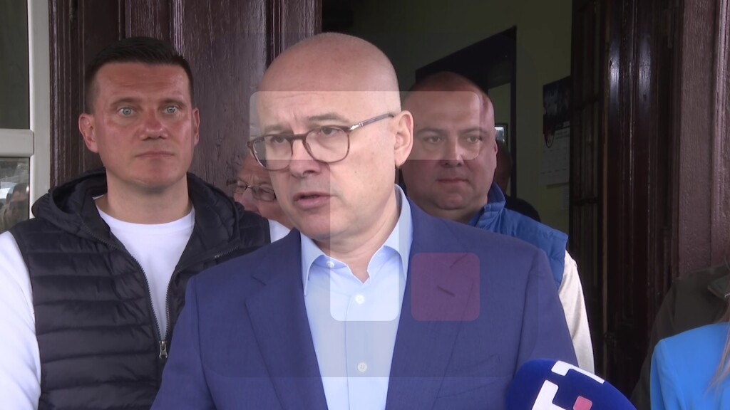 Vučević: Penzioneri moraju da dobiju zasluženo poštovanje, odnos brige i pažnje