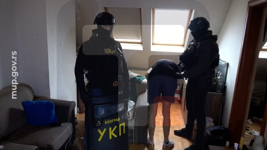 Uhapšen osumnjičeni da je bacio bombu na teretanu u Zemunu