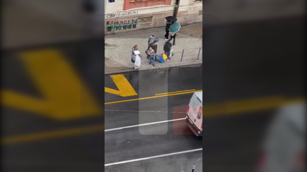 Studenti u blokadi napuštaju zgradu Rektorata Univerziteta u Beogradu