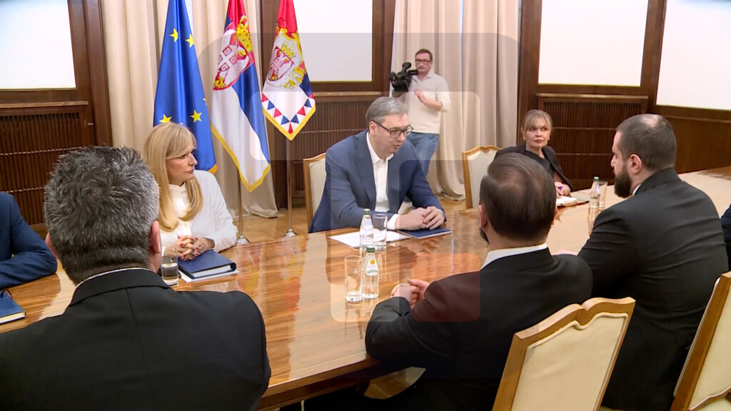 Konsultacije Vučića sa predstavnicima Stranke pravde i pomirenja