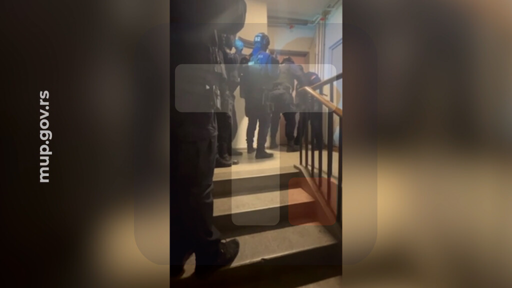 Otkrivene dve laboratorije za proizvodnju marihuane na Zvezdari, uhapšena jedna osoba