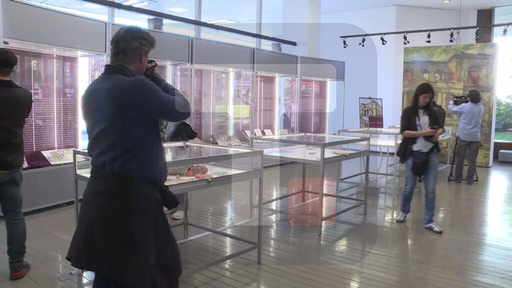 U Narodnoj biblioteci otvorena izložba povodom 85 godina od njenog bombardovanja