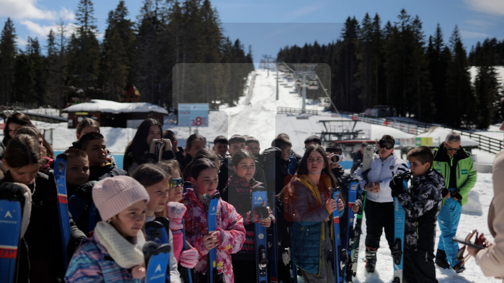 MK Group organizovala zimovanje za najbolje đake sa Kosova i Metohije