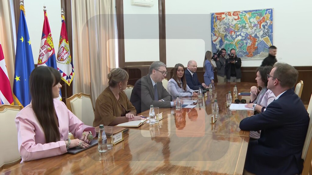 Predsednik Vučić sastao se sa specijalnom izaslanicom UK Karen Pirs