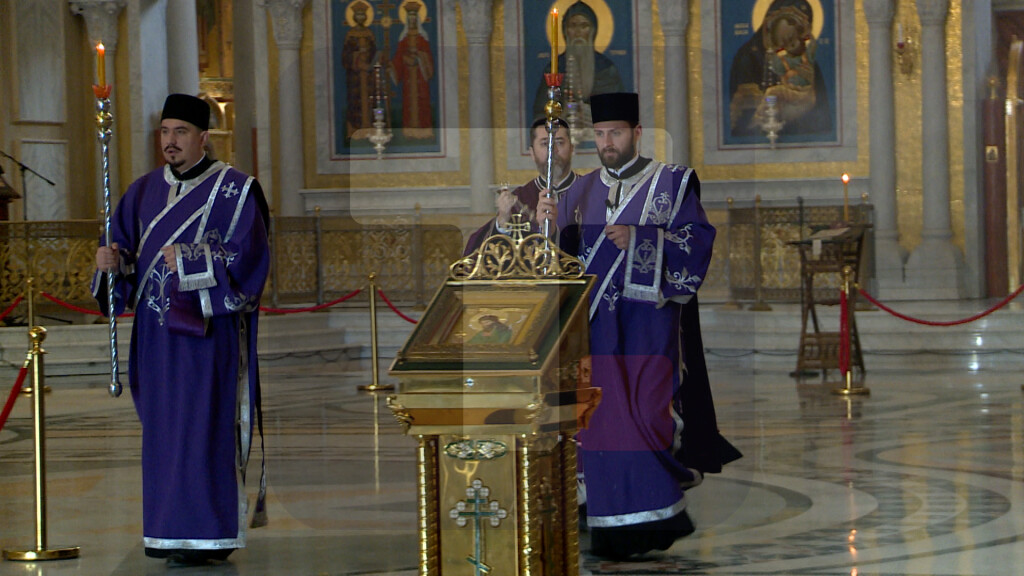 Služba Carski časovi sa čitanjem delova iz jevanđelja o Isusovom stradanju