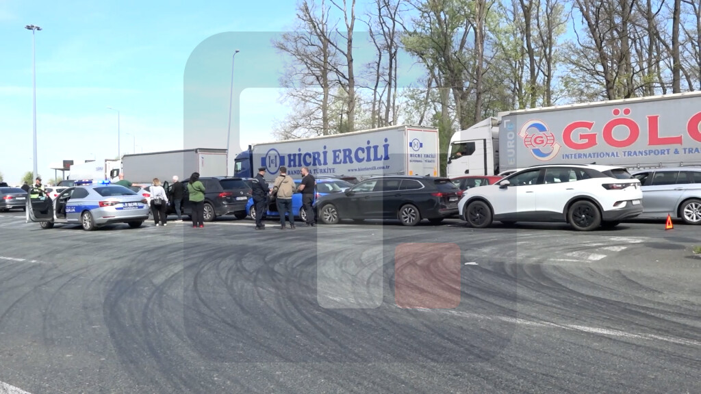 Lančani sudar na Batrovcima, čekanje više od dva sata