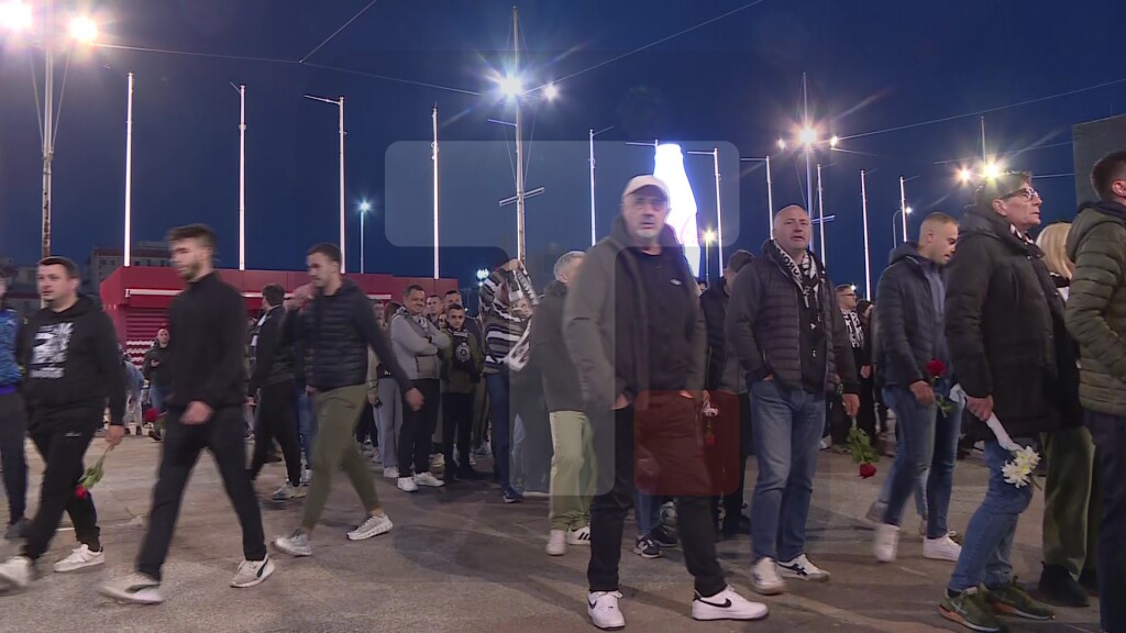 Okupljanje navijača pred utakmicu Partizan - Žalgiris