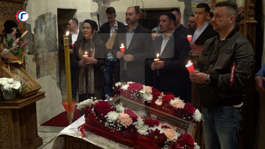 Mitropolit Teodosije služio ponoćnu liturgiju u manastiru Gračanica