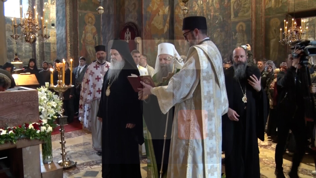 Patrijarh Porfirije služio liturgiju u manastiru Visoki Dečani