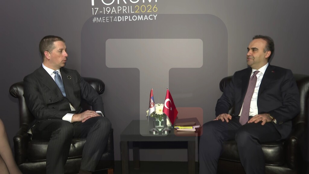 Đurić na marginama Antalijskog foruma sa turskim ministrom industrije i tehnologije