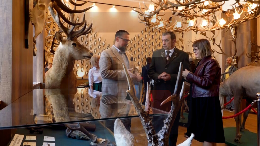 Gojković i Juhas posetili Muzej Lovačkog saveza Vojvodine