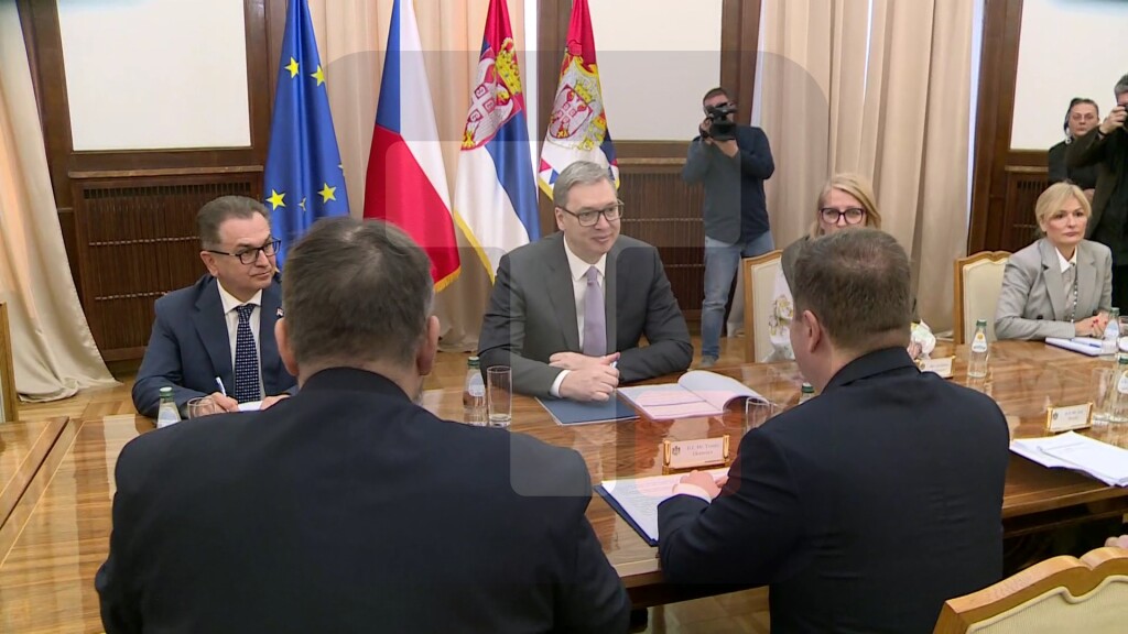 Vučić sa Okamurom: Nastavićemo da unapređujemo saradnju u svim oblastima