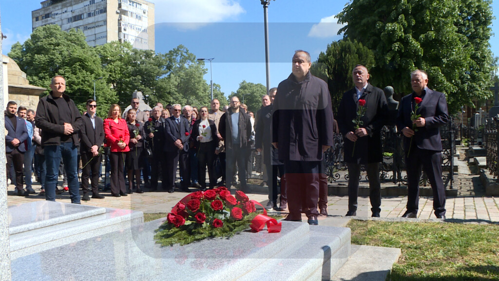 Dačić povodom Međunarodnog praznika rada položio venac na grob Dimitrija Tucovića