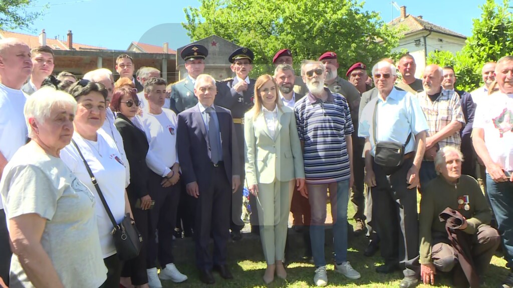 Stamenkovski i Bocan-Harčenko položili vence na spomenik vojnicima Crvene armije