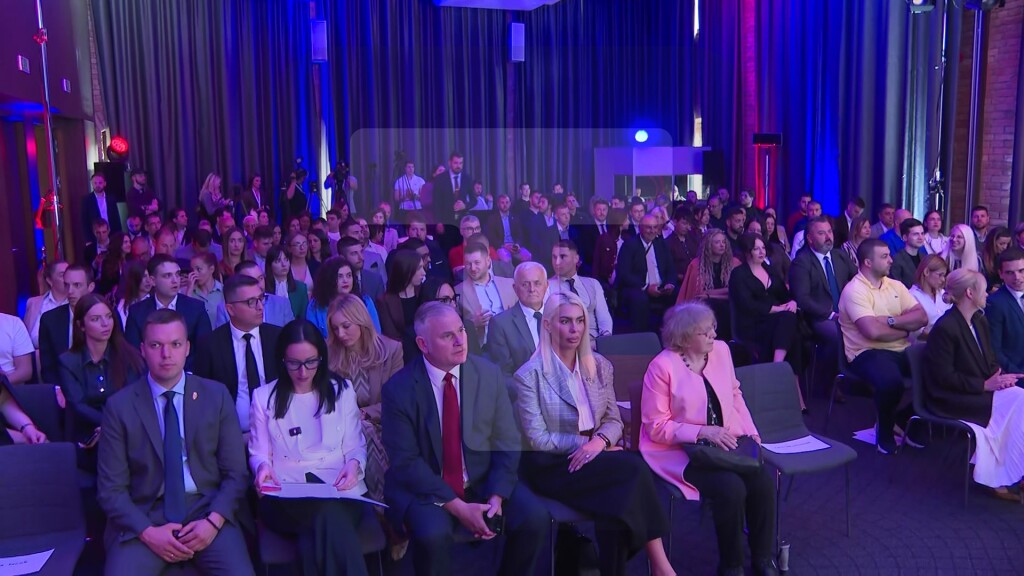 Panel "Srbija, naša porodica" večeras u Beogradu povodom Međunarodnog dana porodice