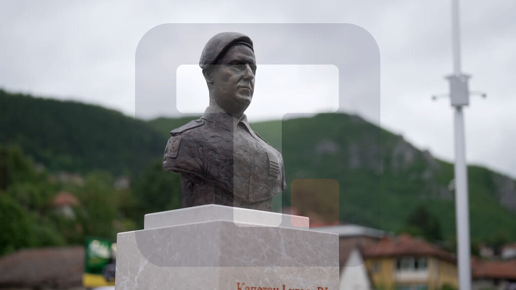 Svečano otkriven spomenik kapetanu prve klase Veliši Kijanoviću