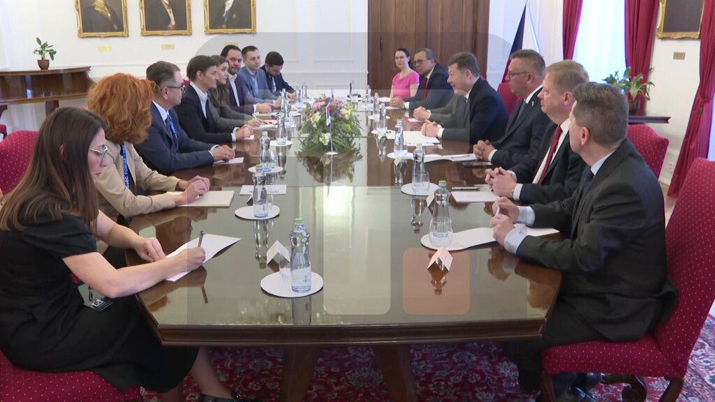 Brnabić posetila češki parlament i sastala se sa Okamurom