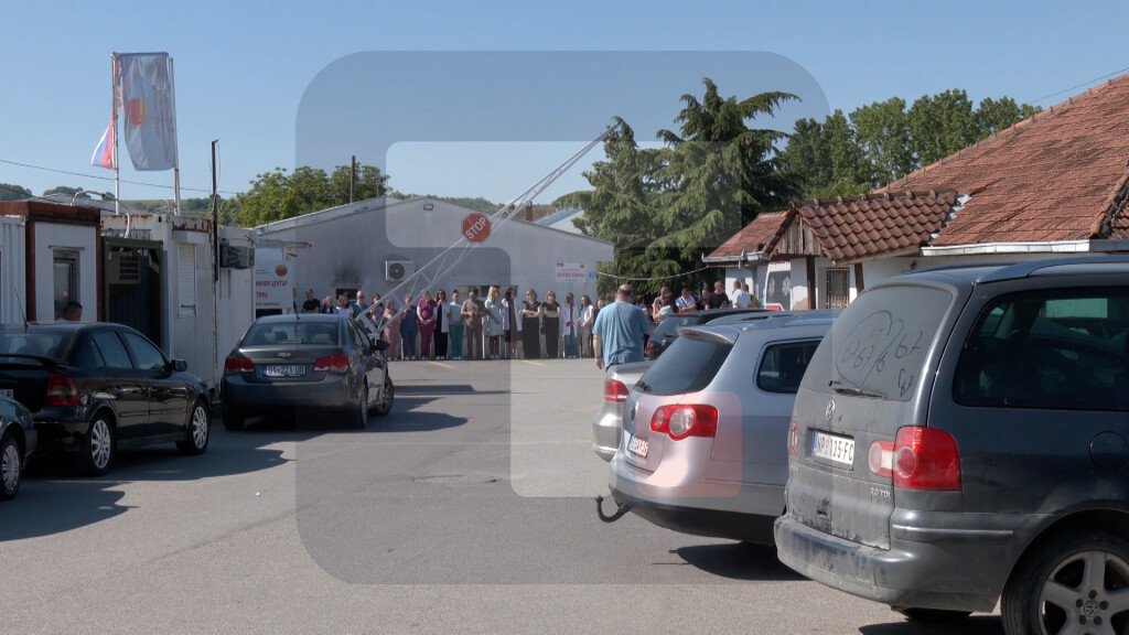 Zaposleni u institucijama 6. dan protestuju u znak podrške uhapšenim Srbima