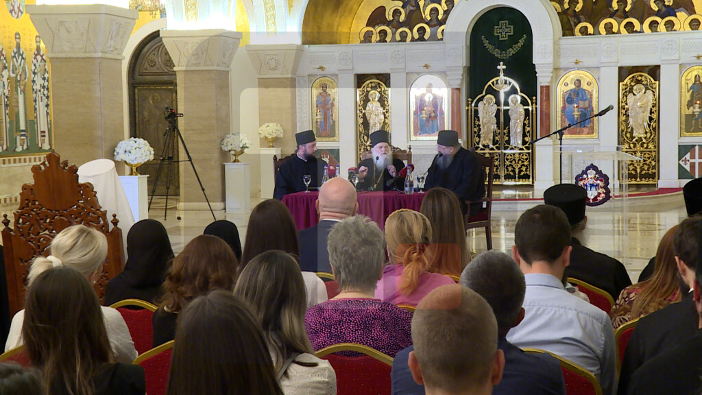Predavanje arhimandrita Jefrema, igumana svetogorskog manastira Vatoped u kripti hrama Svetog Save