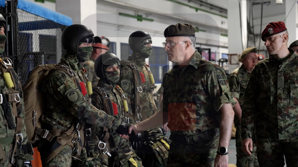 Mojsilović prisustvovao u Nišu obuci pripadnika 63. padobranske brigade