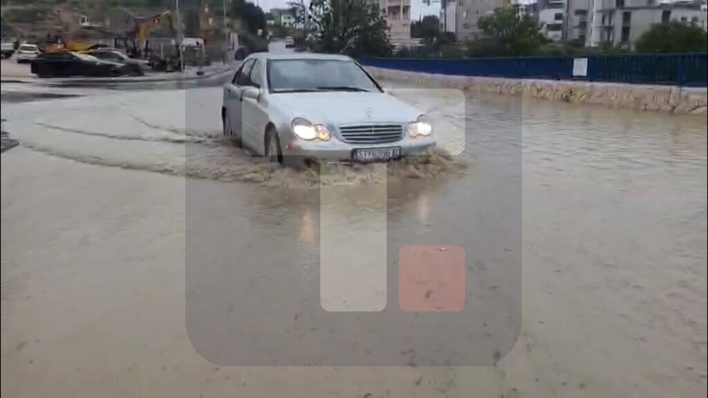 Split: Jako grmljavinsko nevreme sa obilnim padavinama uzrokovalo bujice