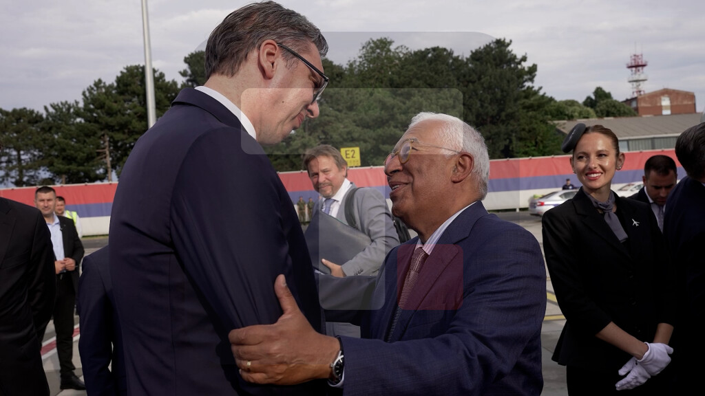 Vučić dočekao Antonija Koštu na aerodromu "Nikola Tesla"