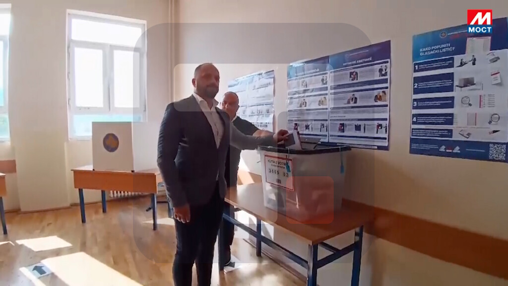 Radojević glasao na biračkom mestu u Kosovskoj Mitrovici