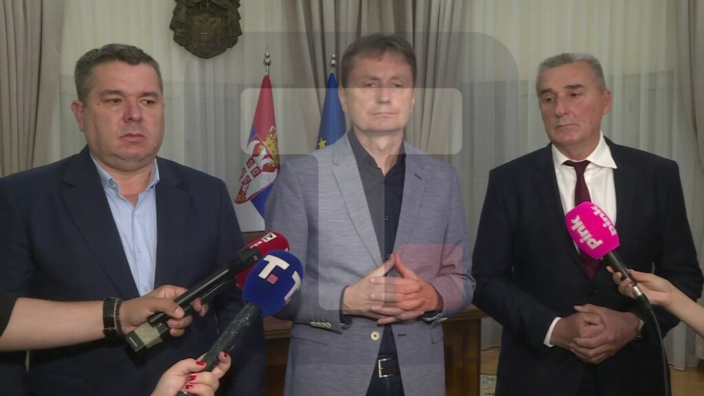 Glišić: Potpisan ugovor vredan 200 mln din za rekonstrukciju fudbalskog terena u BB