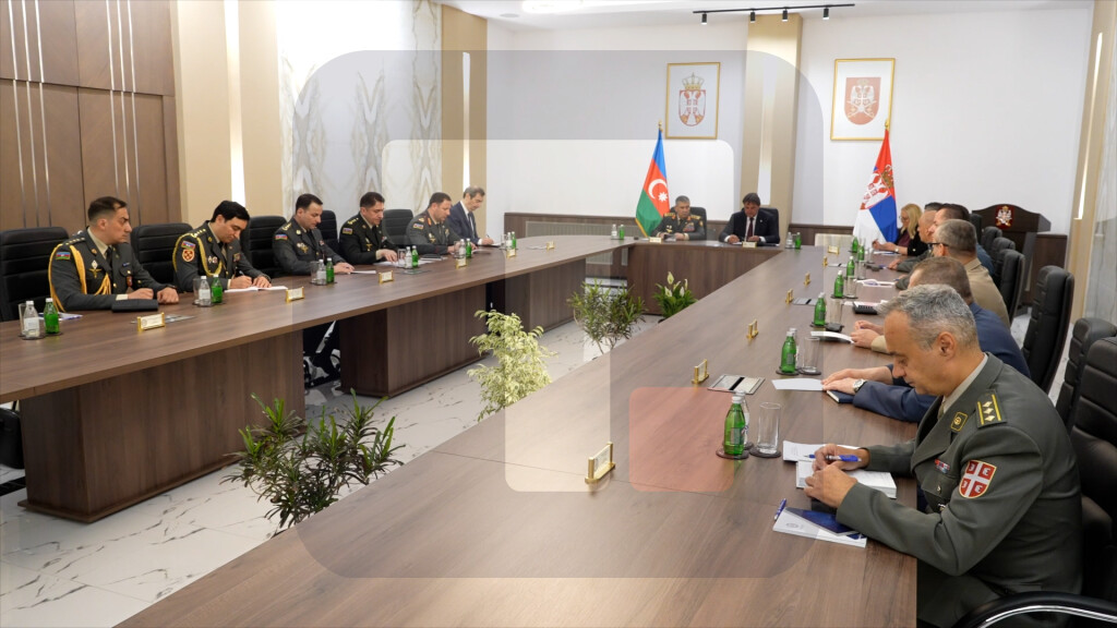Gašić sa ministrom odbrane Azerbejdžana o unapređenju saradnje u oblasti odbrane