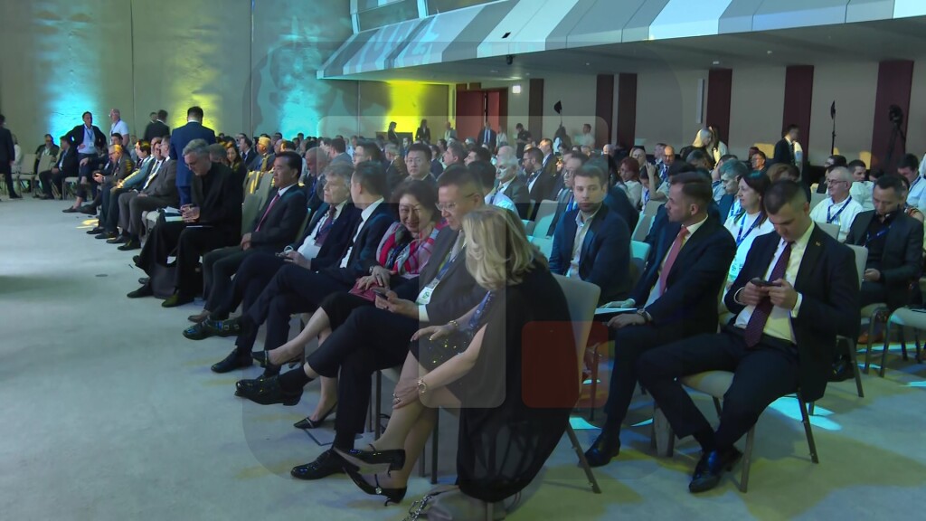 Horizons forum otvoren u Beogradu, učestvuje i Džefri Saks
