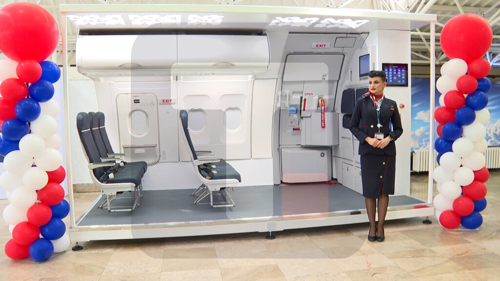 Er Srbija uvela prvi Door Trainer za obuku posade na Airbus avionima