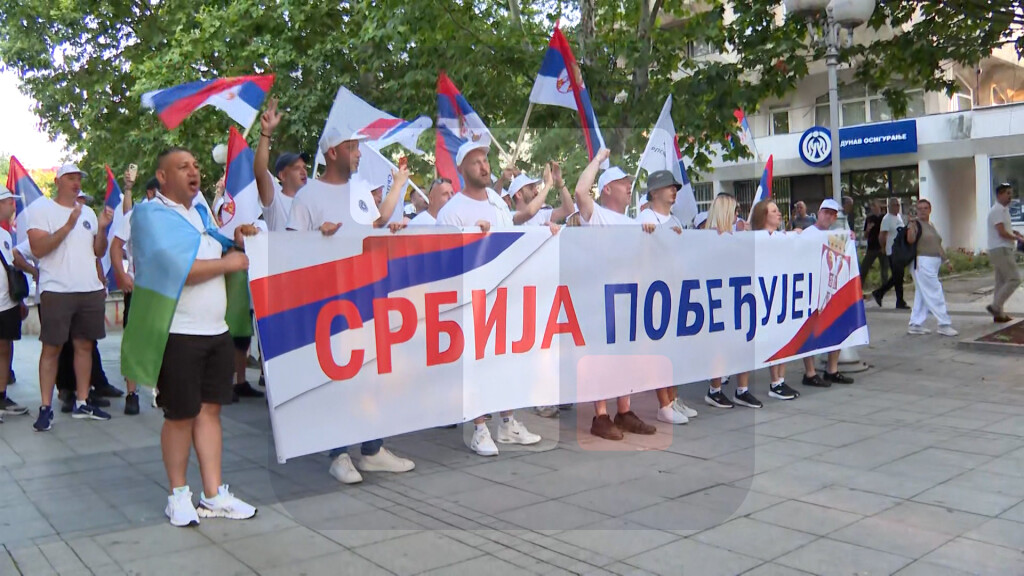 Grupa građana koja je krenula iz Aranđelovca na skup u subotu u BG stigla u Lazarevac