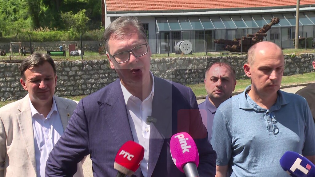 Vučić obišao mobilnu ambulantu u Senjskom Rudniku: Na ovaj način čuvamo živote