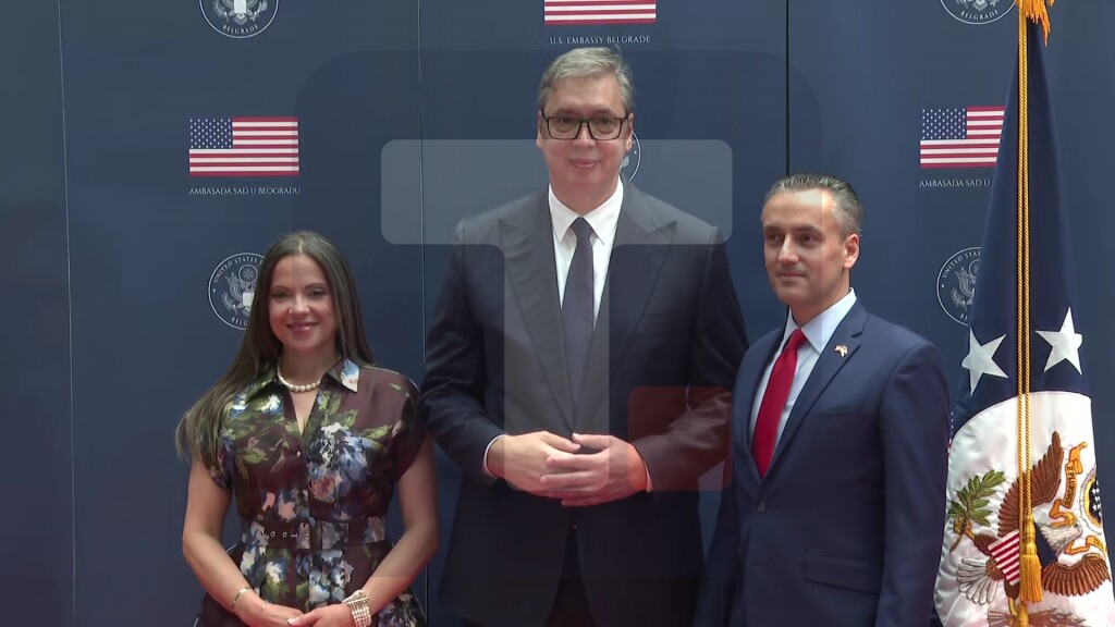 Ambasada SAD u Beogradu priredila prijem povodom 250 god.nezavisnosti, prisustvuje Vučić