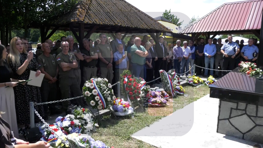 Zalazje: Obeležene 34 godine od stradanja Srba na Petrovdan 1992. godine