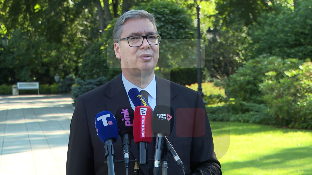 Vučić: Realnost drugačija od istraživanja CRTE, žele rušenje vlasti na ulici