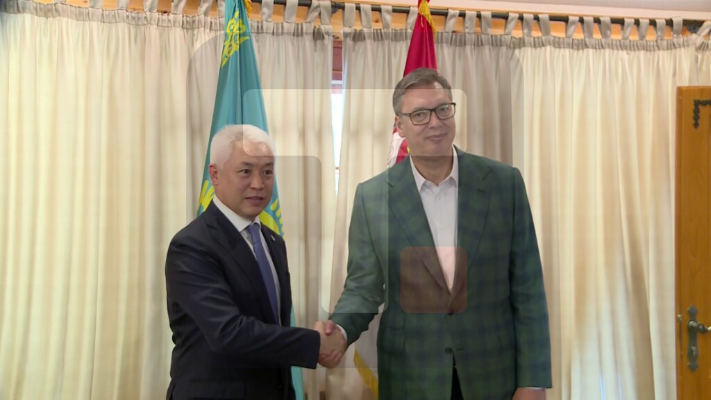Vučić primio u oproštajnu posetu ambasadora Kazahstana Madija Atamkulova
