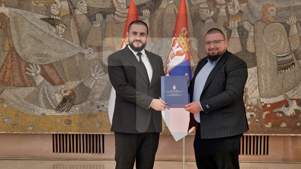 Zukorlić uručio ugovore vredne 88 miliona dinara kao podršku najosetljivijim grupama