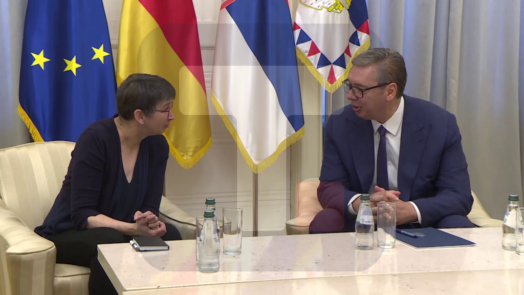 Vučić primio u oproštajnu posetu ambasadorku Nemačke Anku Konrad