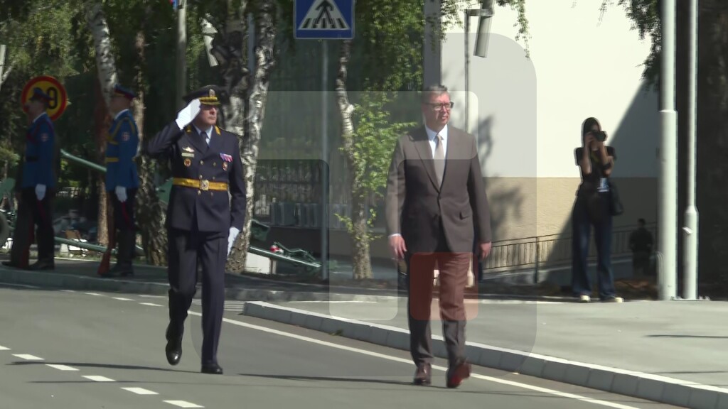 Svečanost povodom promocije najmlađih oficira vojske, prisustvuje i Vučić