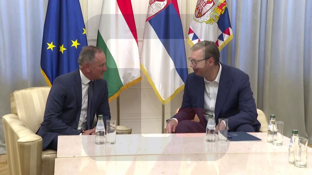 Vučić primio u oproštajnu posetu ambasadora Mađarske Jožefa Mađara