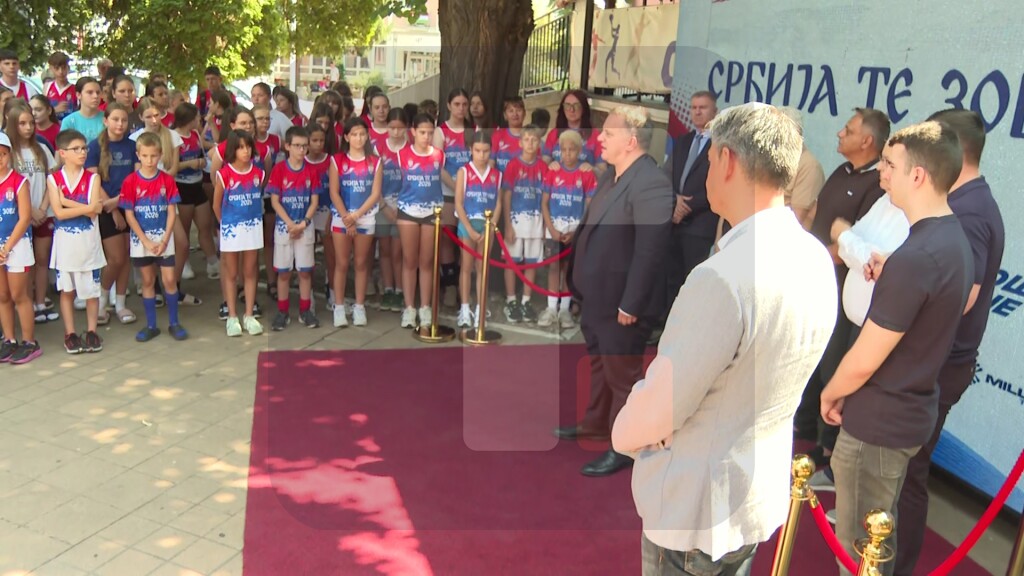 Ministar Dejan Vuk Stanković posetio učesnike kampa "Srbija te zove"