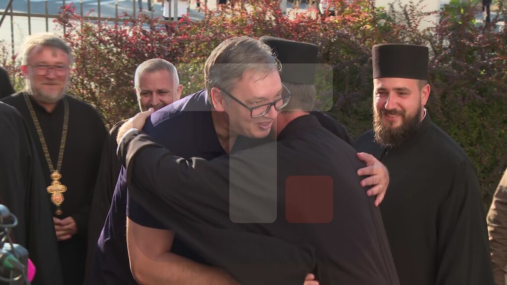 Vučić u Belegišu, obilazi hram Prenosa moštiju Svetog oca Nikolaja