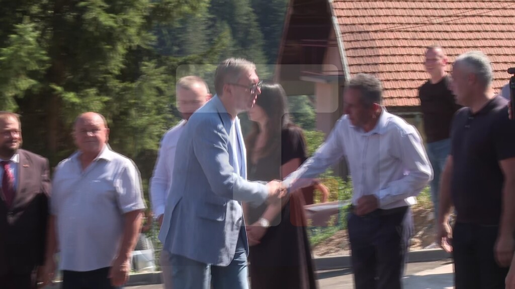 Vučić u poseti Novoj Varoši, obilazi kotlarnicu na biomasu