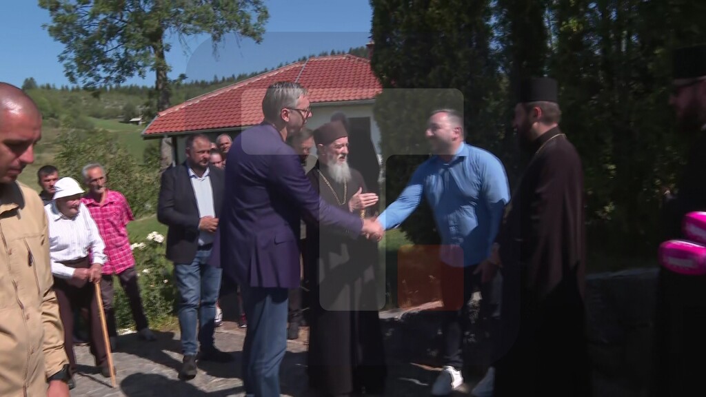 Vučić nastavio posetu jugozapadu Srbije, obilazi manastir Dubnica