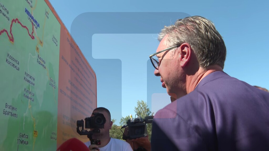 Predsednik Vučić obilazi radove na putu Ivanjica - Sjenica