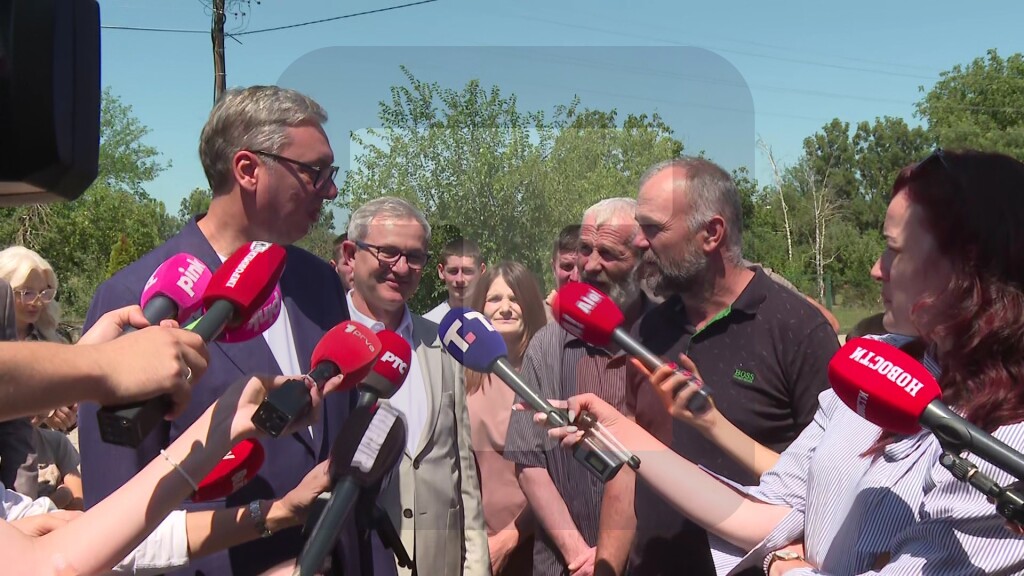 Vučić u obilasku poljoprivrednog gazdinstva porodice Maslar kod Jagodine