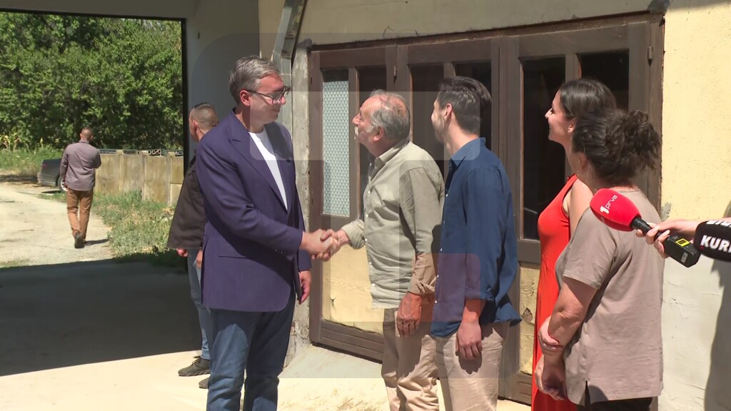 Vučić obišao vinariju Bora kod Rekovca