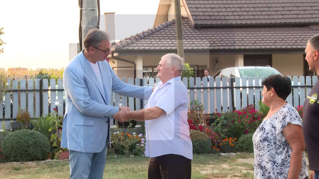 Vučić u okviru posete Mačvanskom okrugu obilazi domaćinstvo Marić u Lipničkom Šoru